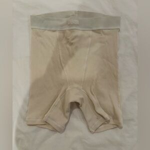 SKIMS Ribbed Boxer Briefs in Light Beige/Cream